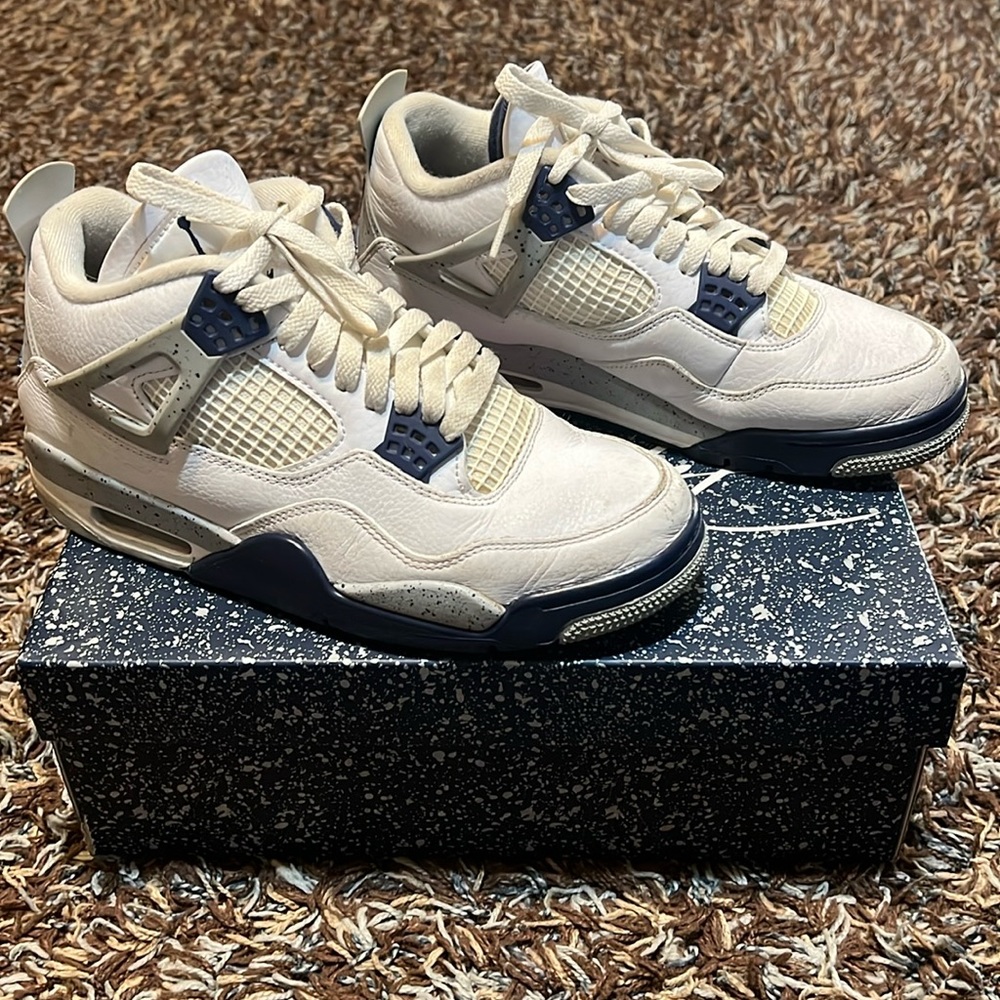 Air Jordan 4 Retro size 8